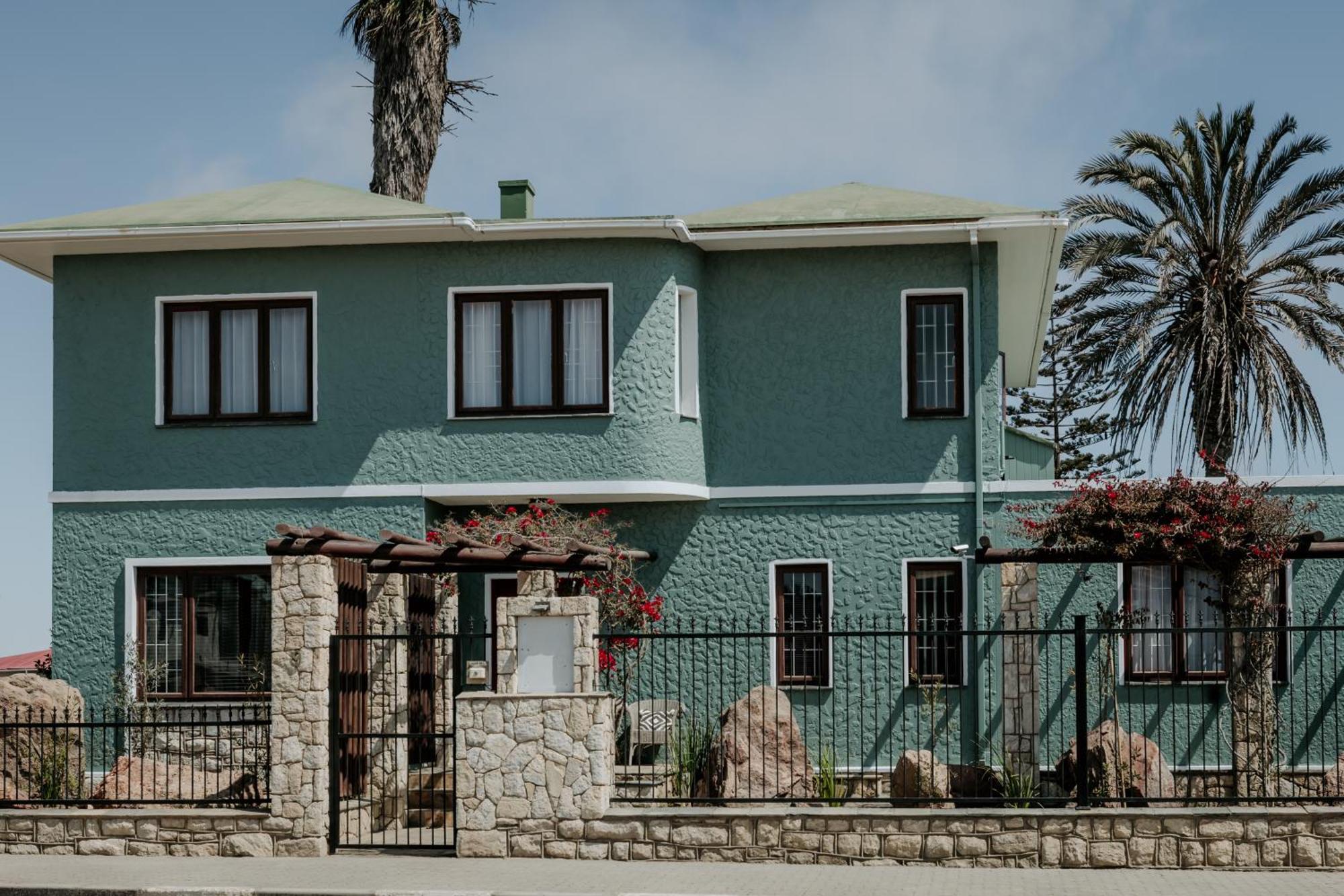 سواكوبموند Fritz Manor Bed And Breakfast المظهر الخارجي الصورة